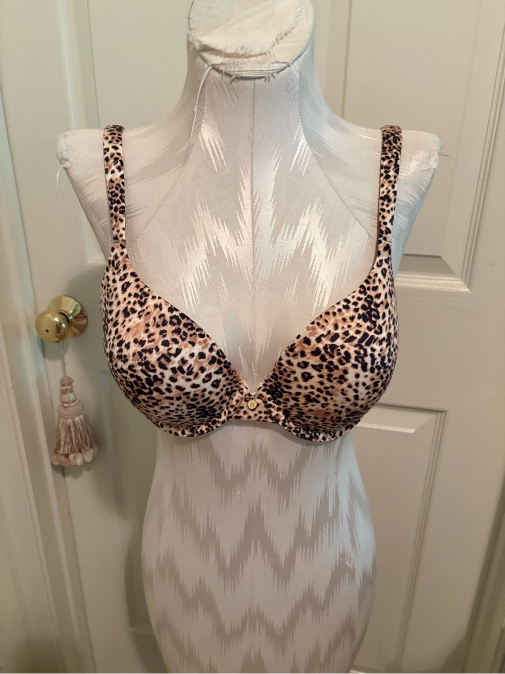 Victoria's Secret Leopard Print Underwire Bra - Tan/Black 34C
